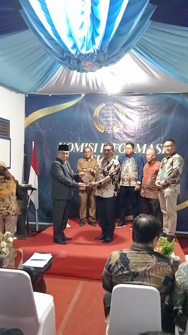 Desa Sengon Sari Raih KI Award Sumut 2025, Kepala Desa Hadiri Langsung Penganugerahan